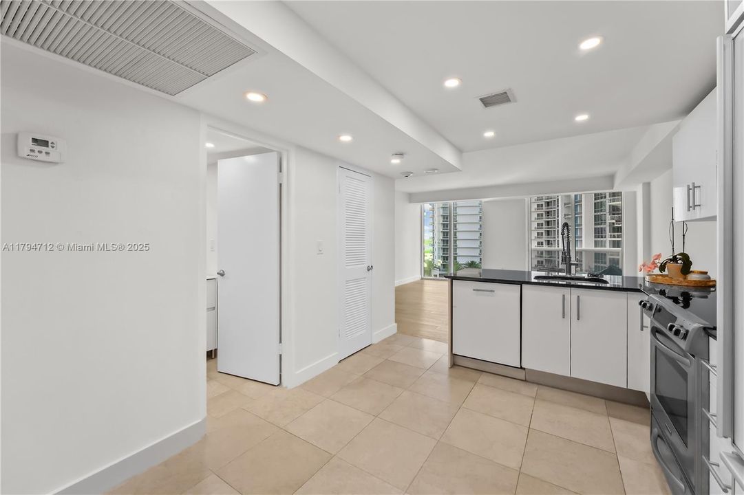 Vendido Recientemente: $515,000 (0 camas, 1 baños, 481 Pies cuadrados)