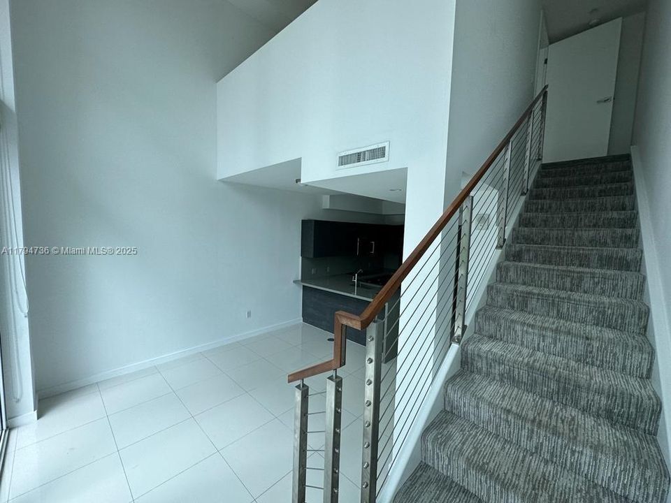 待售: $520,000 (1 贝兹, 1 浴室, 727 平方英尺)