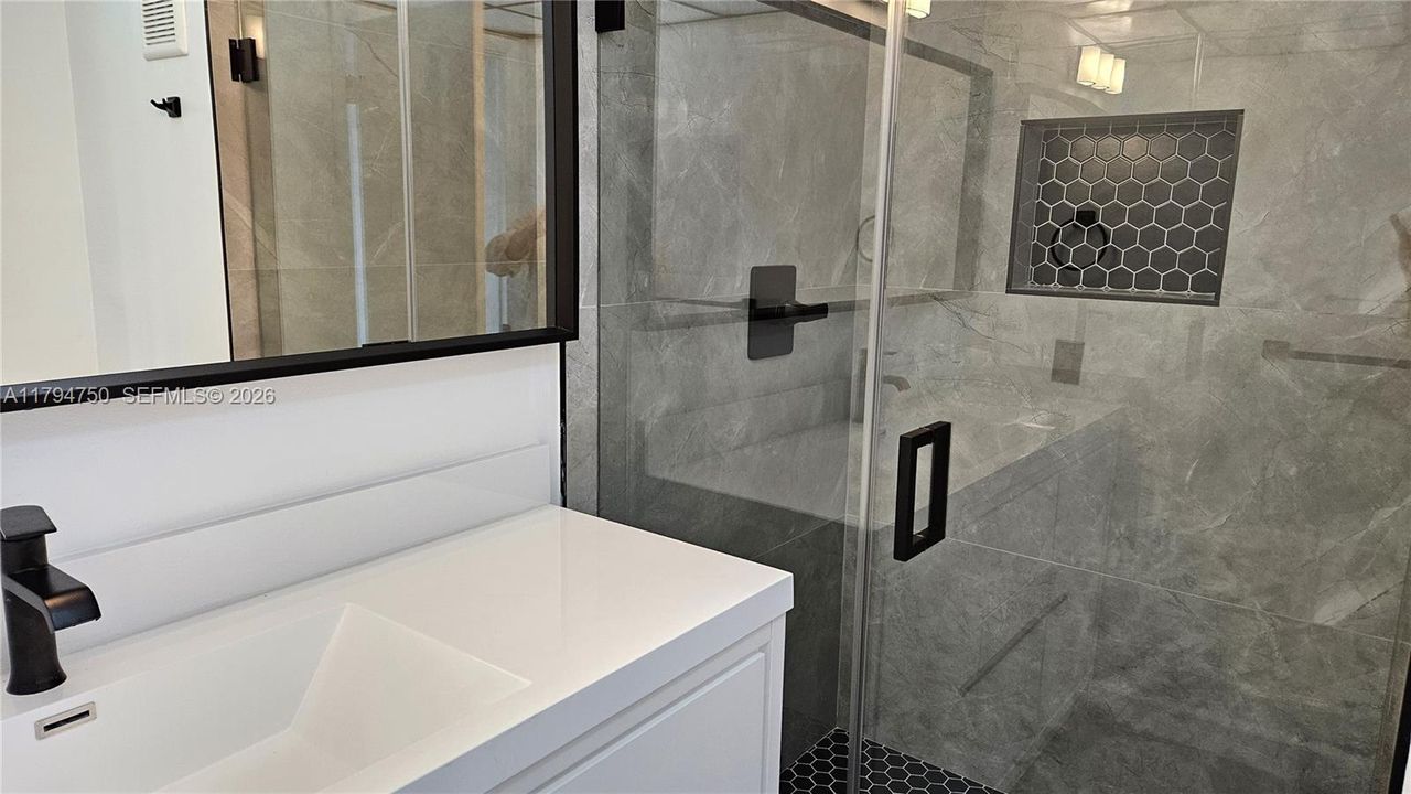 For Sale: $319,671 (2 beds, 2 baths, 1273 Square Feet)
