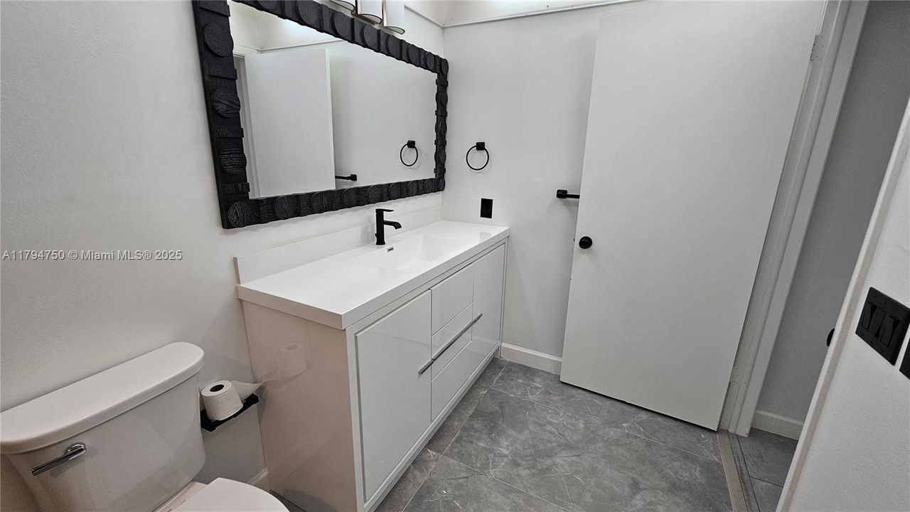 待售: $329,851 (2 贝兹, 2 浴室, 1273 平方英尺)