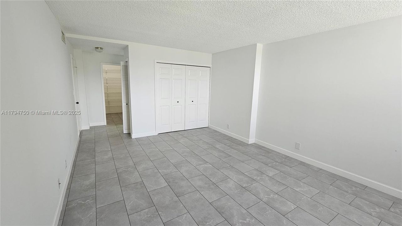 待售: $329,851 (2 贝兹, 2 浴室, 1273 平方英尺)