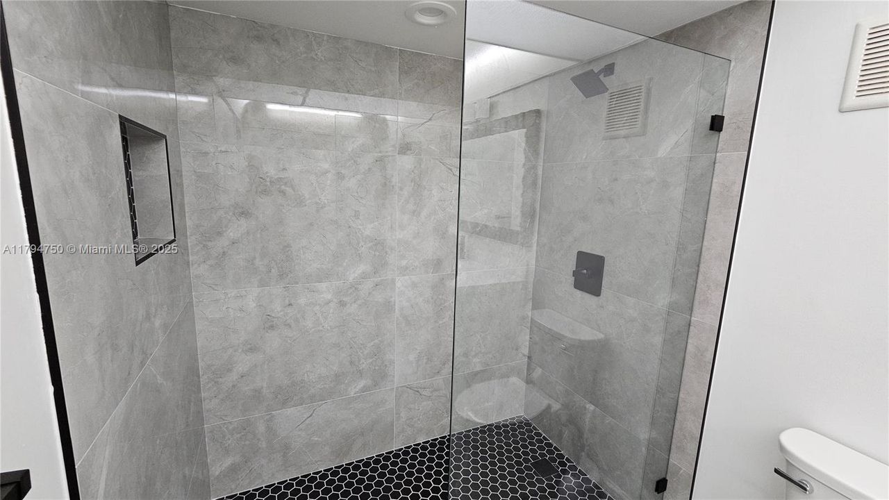 待售: $329,851 (2 贝兹, 2 浴室, 1273 平方英尺)