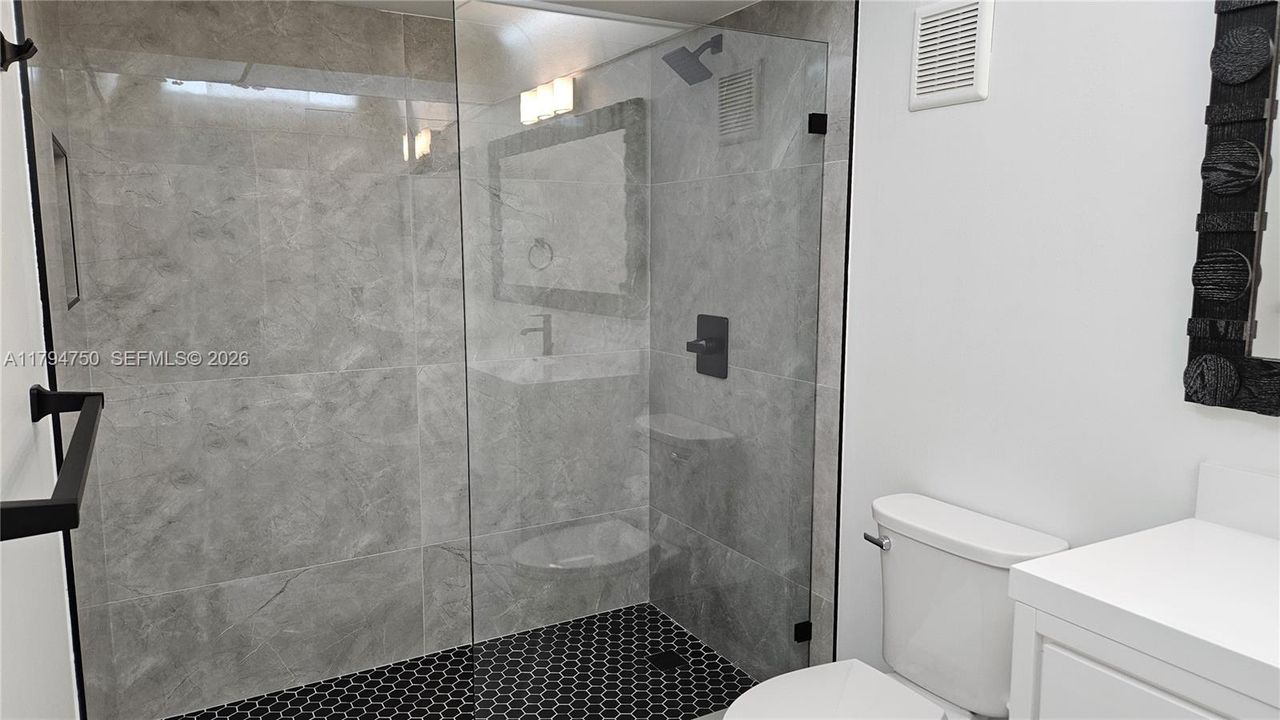 For Sale: $319,671 (2 beds, 2 baths, 1273 Square Feet)