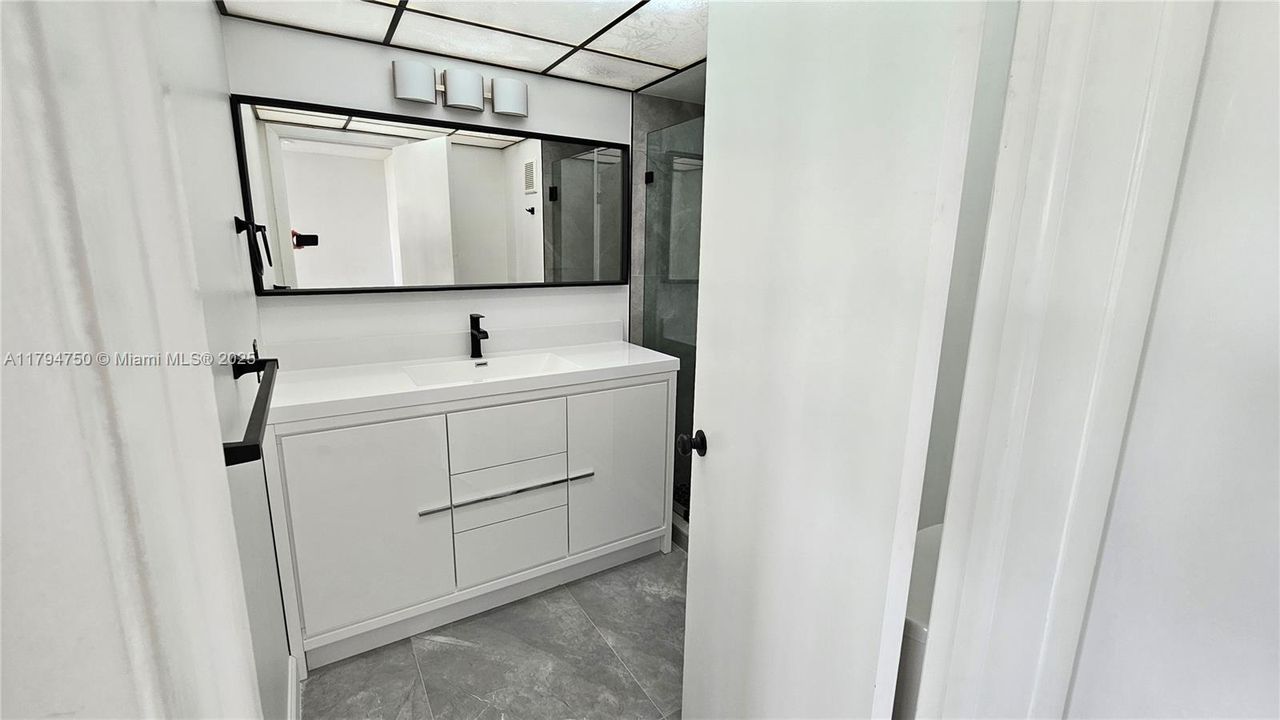 待售: $329,851 (2 贝兹, 2 浴室, 1273 平方英尺)