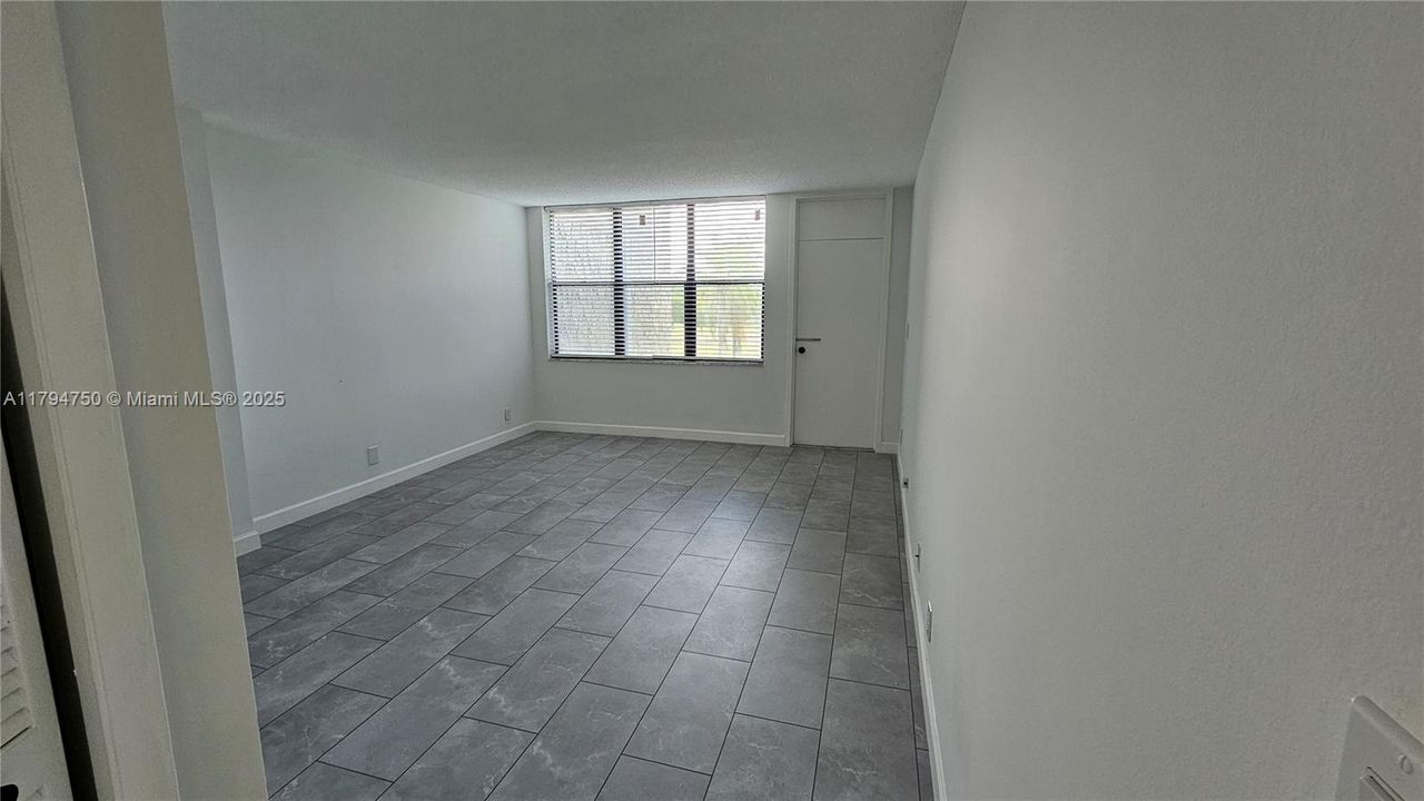 待售: $329,851 (2 贝兹, 2 浴室, 1273 平方英尺)