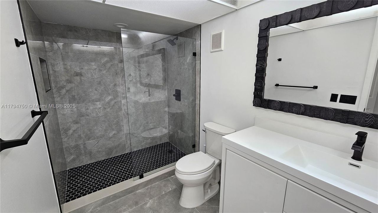 待售: $329,851 (2 贝兹, 2 浴室, 1273 平方英尺)