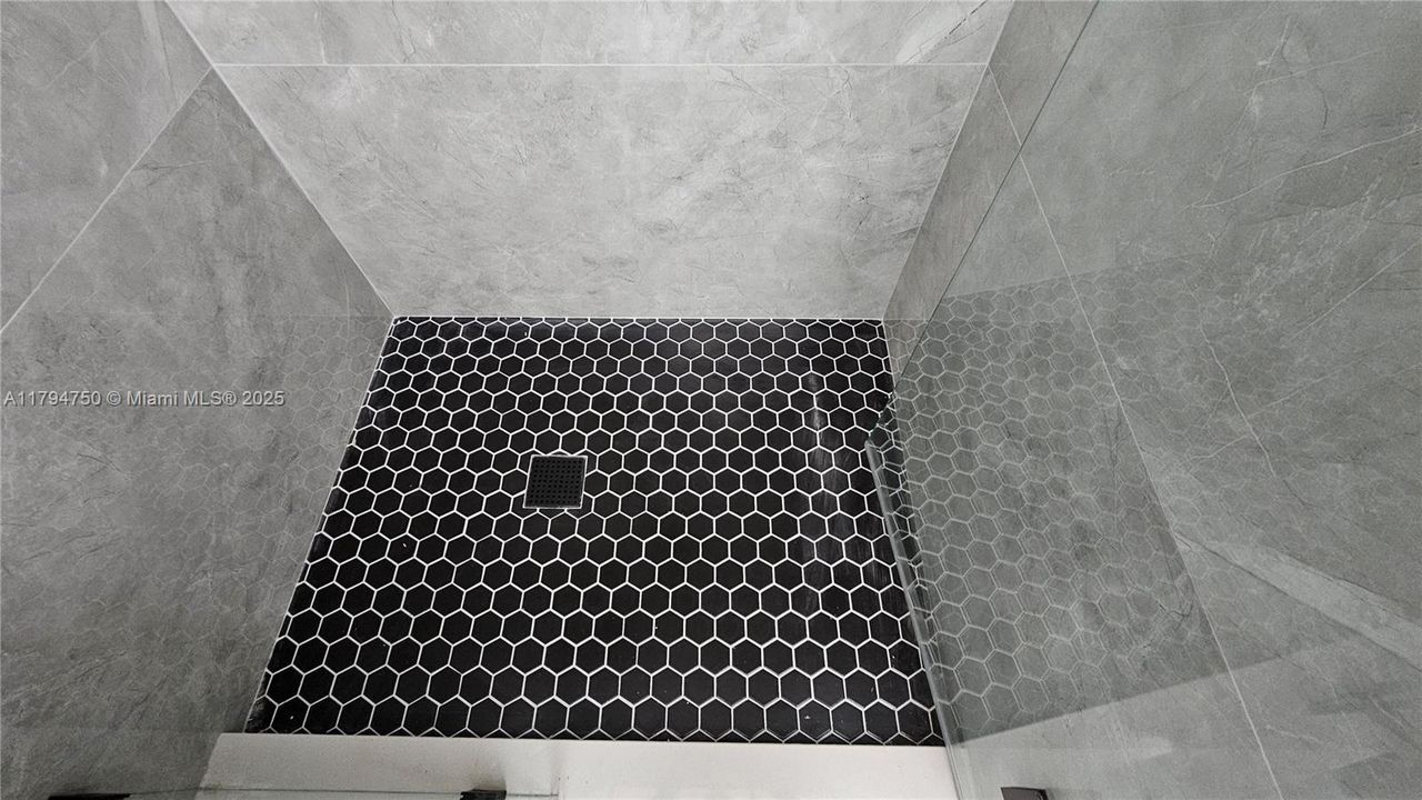 待售: $329,851 (2 贝兹, 2 浴室, 1273 平方英尺)