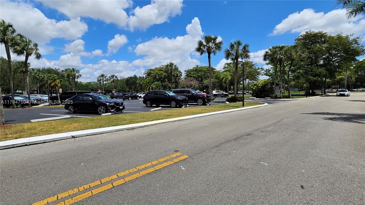 待售: $329,851 (2 贝兹, 2 浴室, 1273 平方英尺)