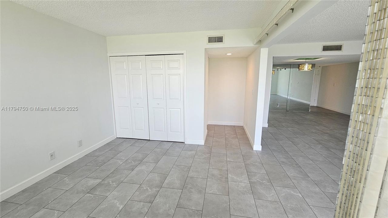 待售: $329,851 (2 贝兹, 2 浴室, 1273 平方英尺)