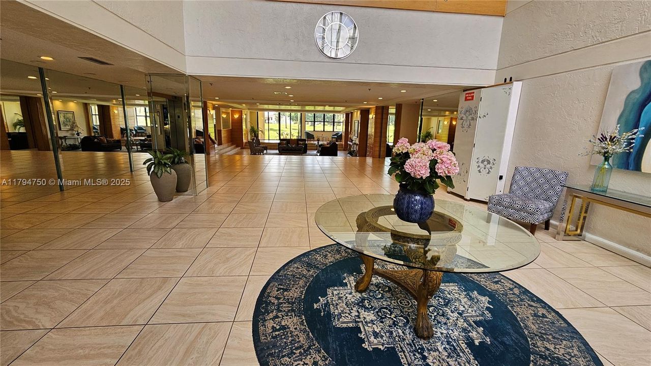 待售: $329,851 (2 贝兹, 2 浴室, 1273 平方英尺)