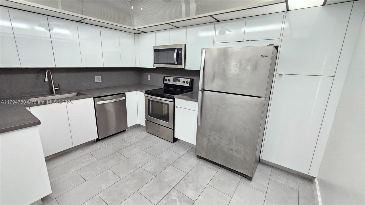 待售: $329,851 (2 贝兹, 2 浴室, 1273 平方英尺)