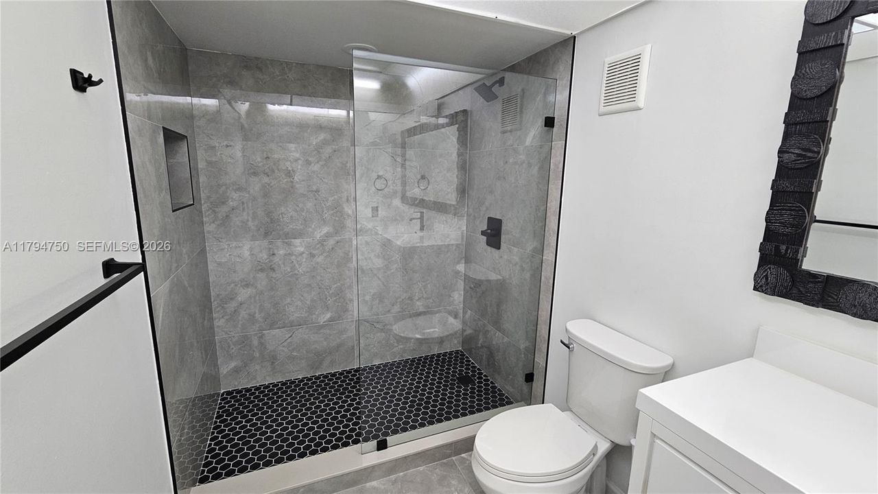For Sale: $319,671 (2 beds, 2 baths, 1273 Square Feet)