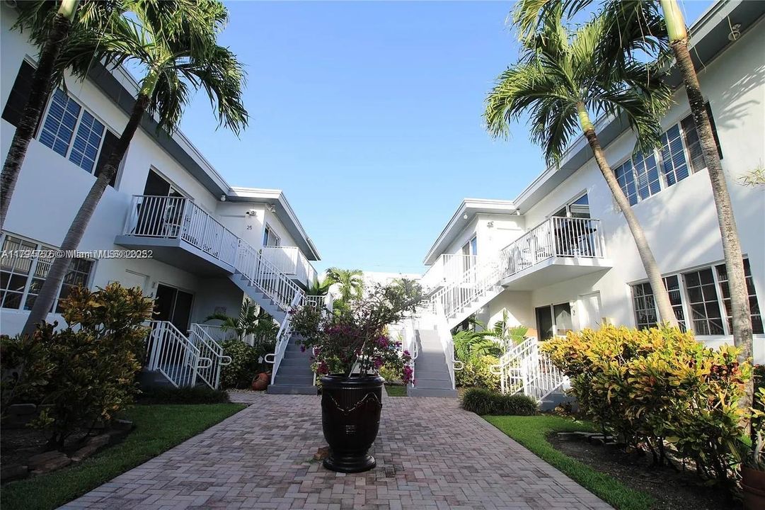 На продажу: $398,000 (2 спален, 2 ванн, 1092 Квадратных фут)