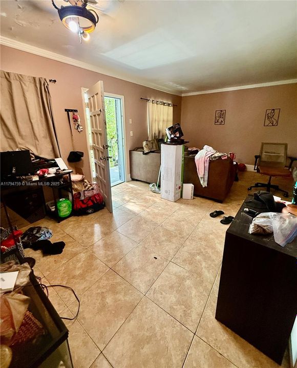 Vendido Recientemente: $205,000 (2 camas, 1 baños, 721 Pies cuadrados)