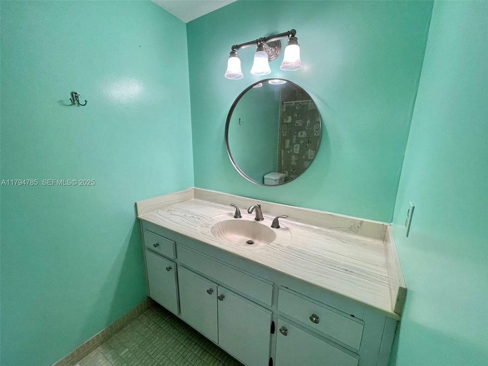 For Sale: $145,000 (2 beds, 2 baths, 1132 Square Feet)