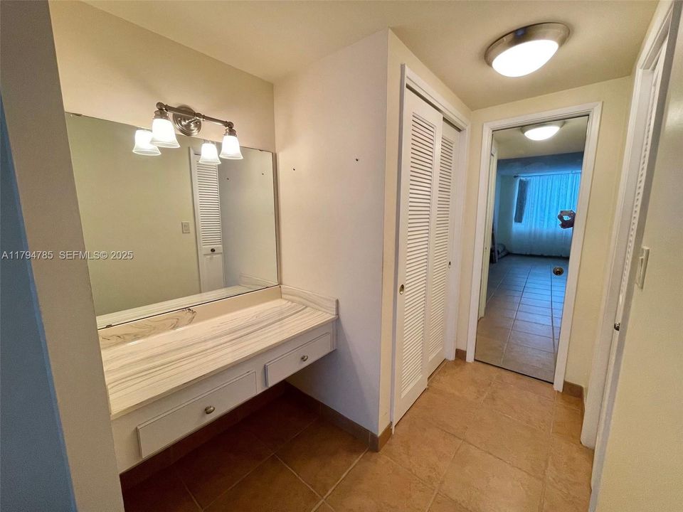 For Sale: $145,000 (2 beds, 2 baths, 1132 Square Feet)