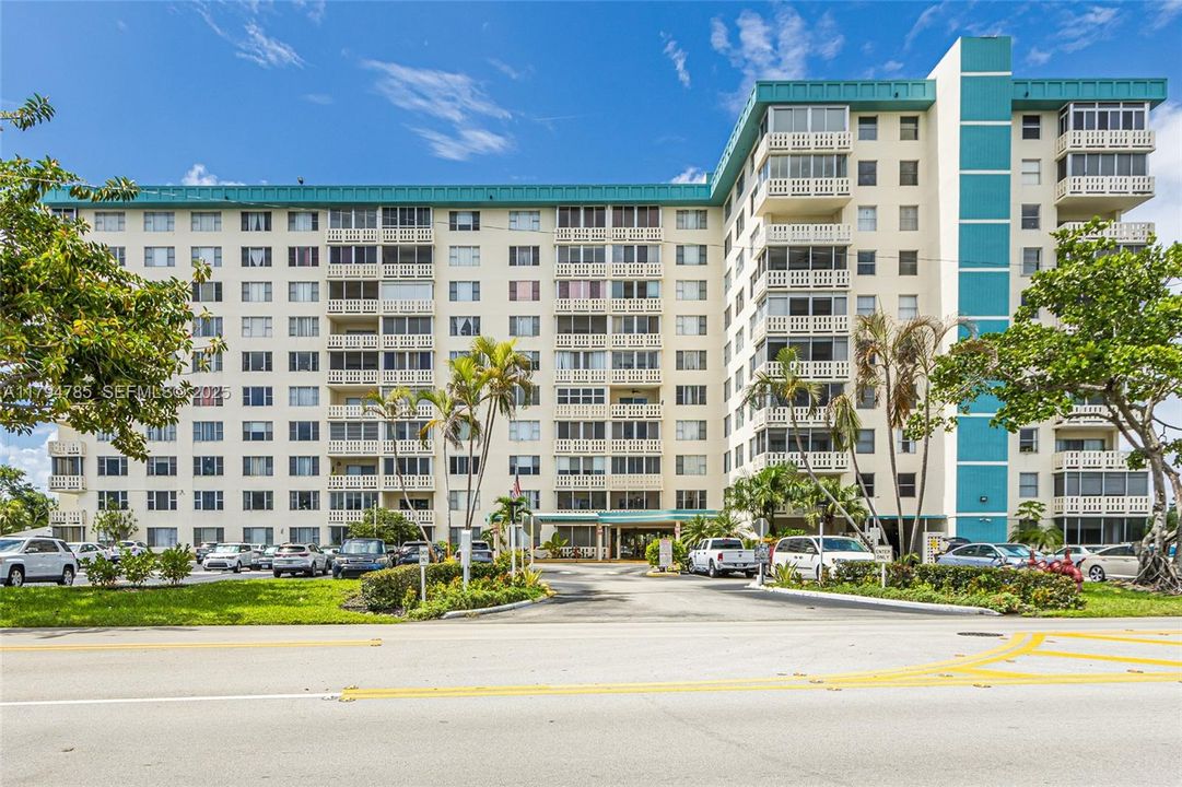 For Sale: $145,000 (2 beds, 2 baths, 1132 Square Feet)