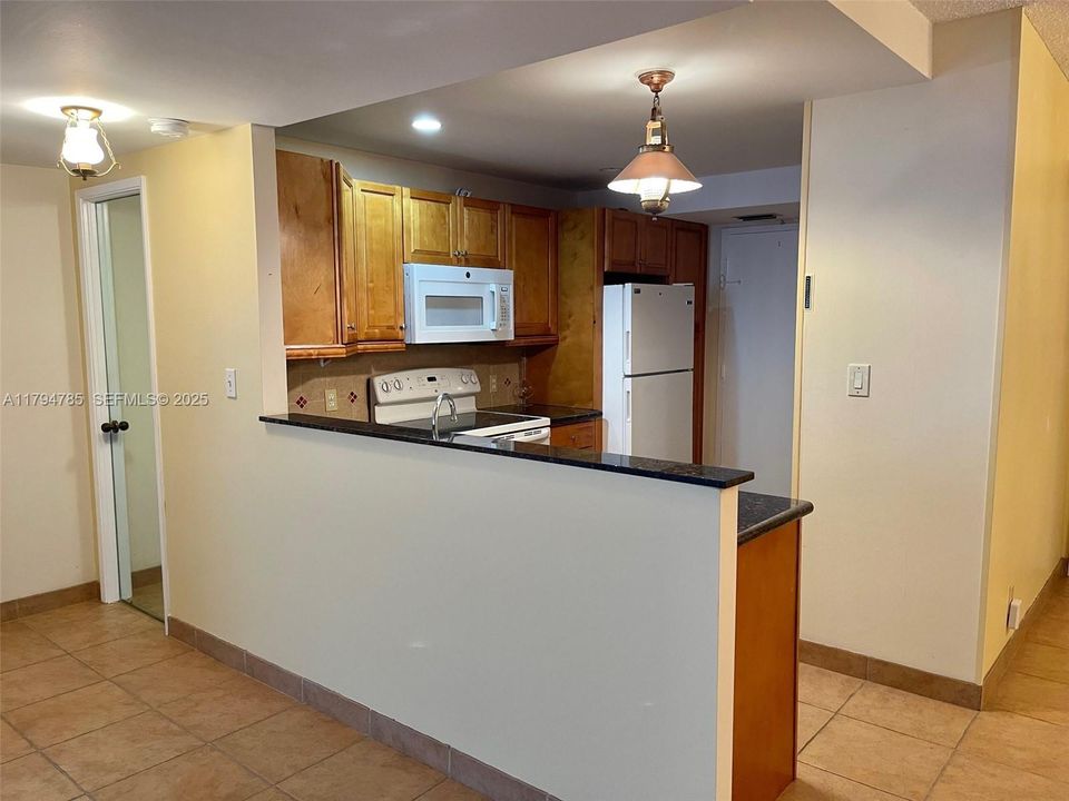 For Sale: $145,000 (2 beds, 2 baths, 1132 Square Feet)
