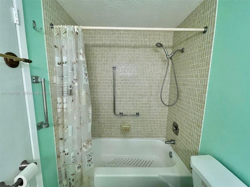 For Sale: $145,000 (2 beds, 2 baths, 1132 Square Feet)