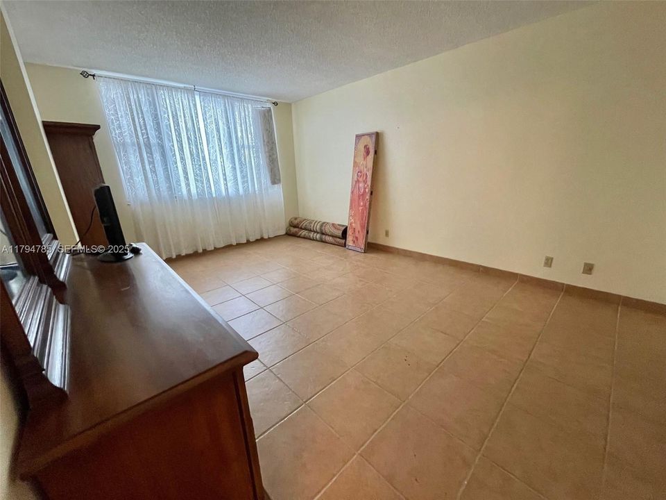 For Sale: $145,000 (2 beds, 2 baths, 1132 Square Feet)