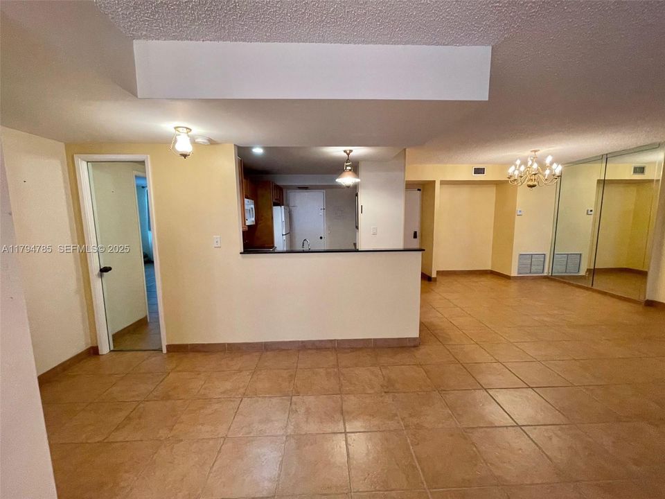 For Sale: $145,000 (2 beds, 2 baths, 1132 Square Feet)