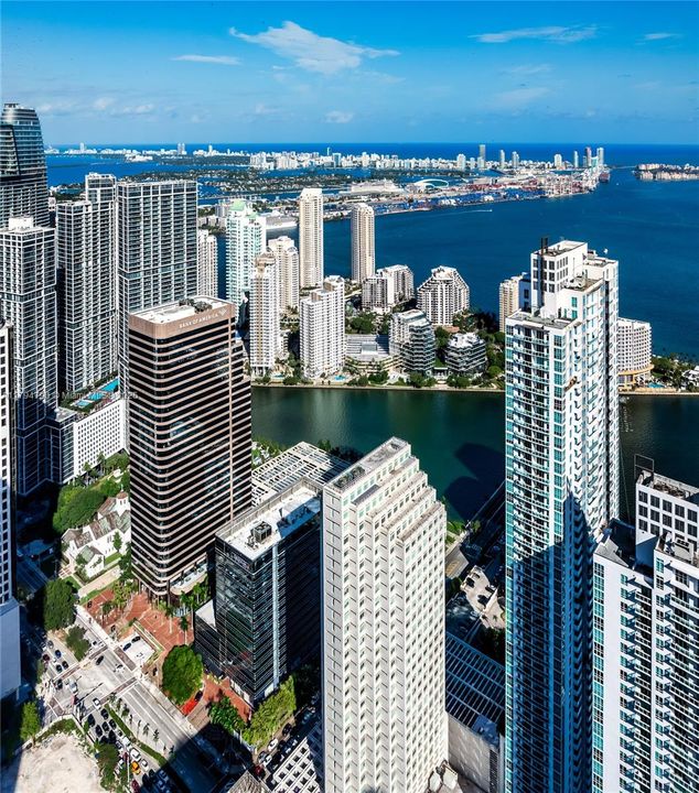 For Sale: $830,000 (2 beds, 2 baths, 1028 Square Feet)