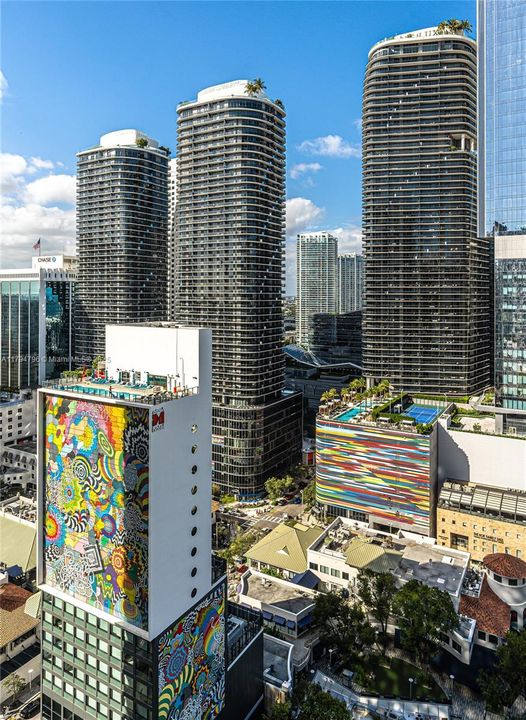 For Sale: $830,000 (2 beds, 2 baths, 1028 Square Feet)