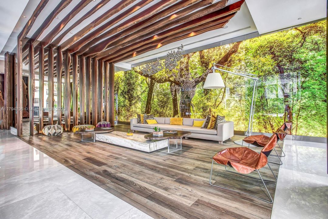 For Sale: $830,000 (2 beds, 2 baths, 1028 Square Feet)