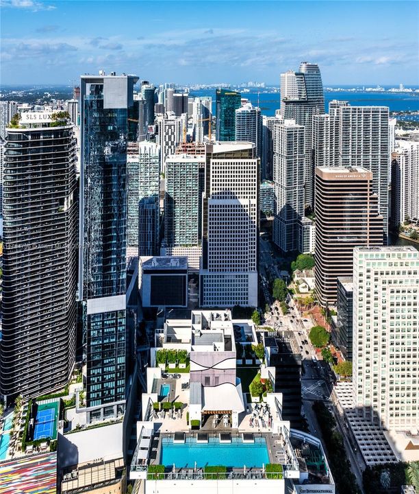 For Sale: $830,000 (2 beds, 2 baths, 1028 Square Feet)