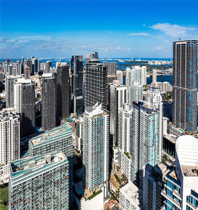 For Sale: $830,000 (2 beds, 2 baths, 1028 Square Feet)