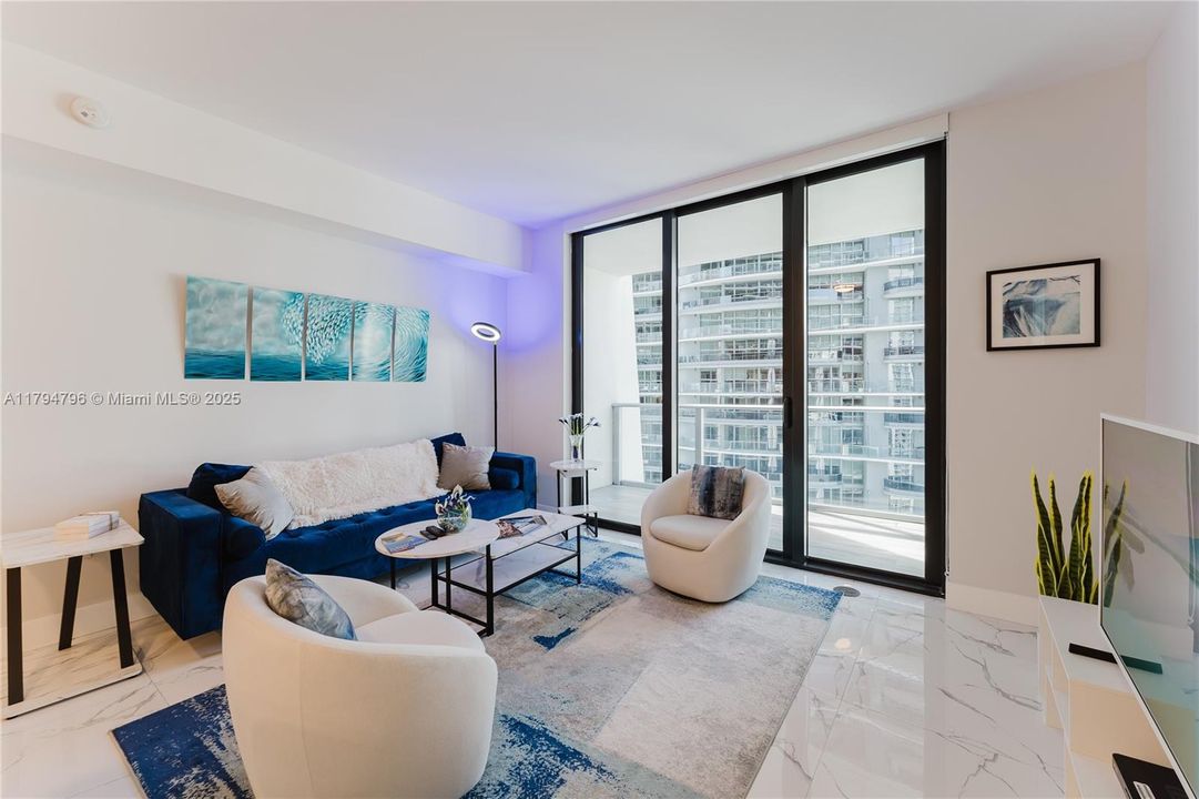 For Sale: $830,000 (2 beds, 2 baths, 1028 Square Feet)