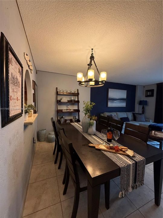 For Sale: $410,000 (1 beds, 1 baths, 655 Square Feet)