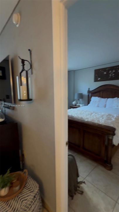 For Sale: $410,000 (1 beds, 1 baths, 655 Square Feet)