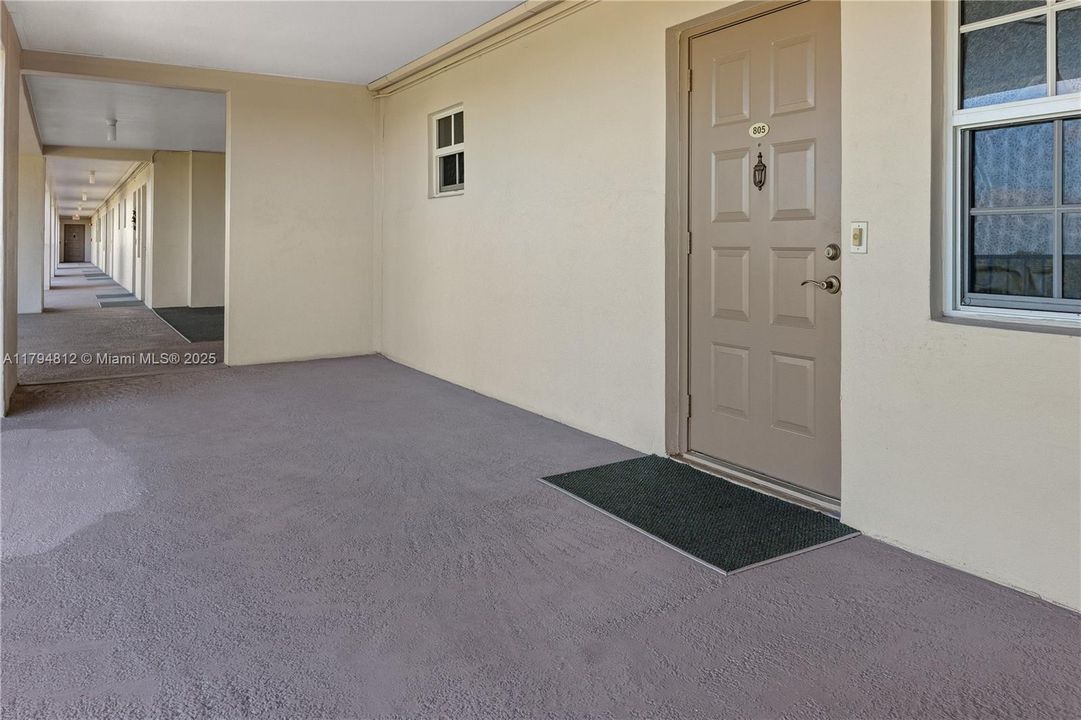 最近售出: $136,000 (1 贝兹, 1 浴室, 852 平方英尺)