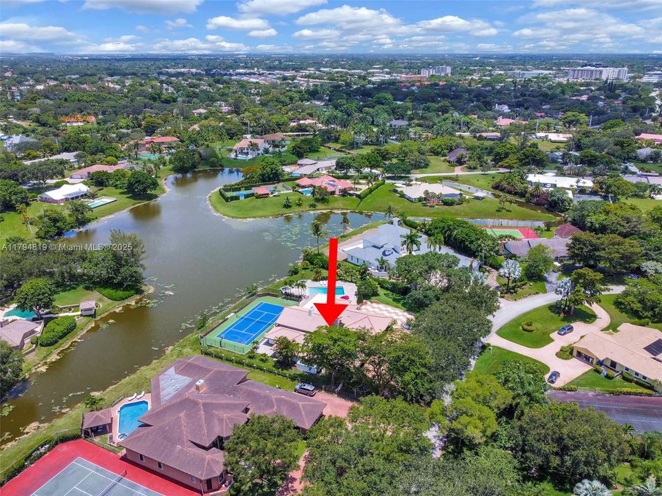 Recently Sold: $2,199,000 (6 beds, 5 baths, 6216 Square Feet)