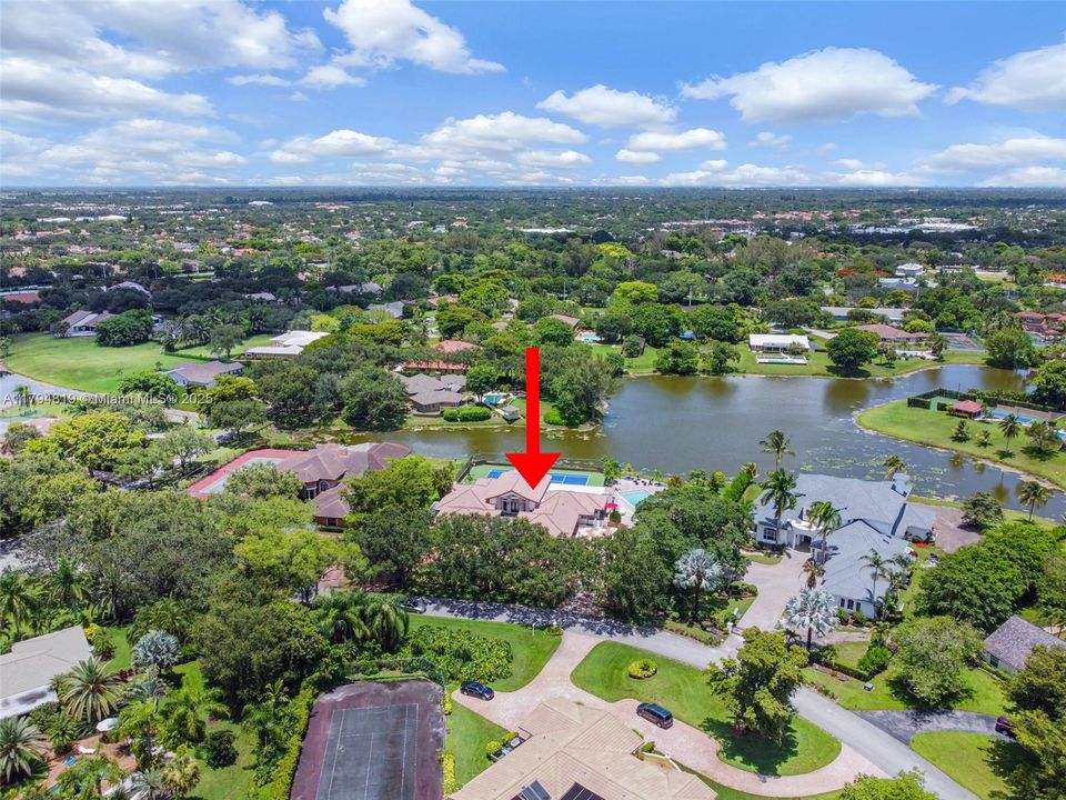 Recently Sold: $2,199,000 (6 beds, 5 baths, 6216 Square Feet)