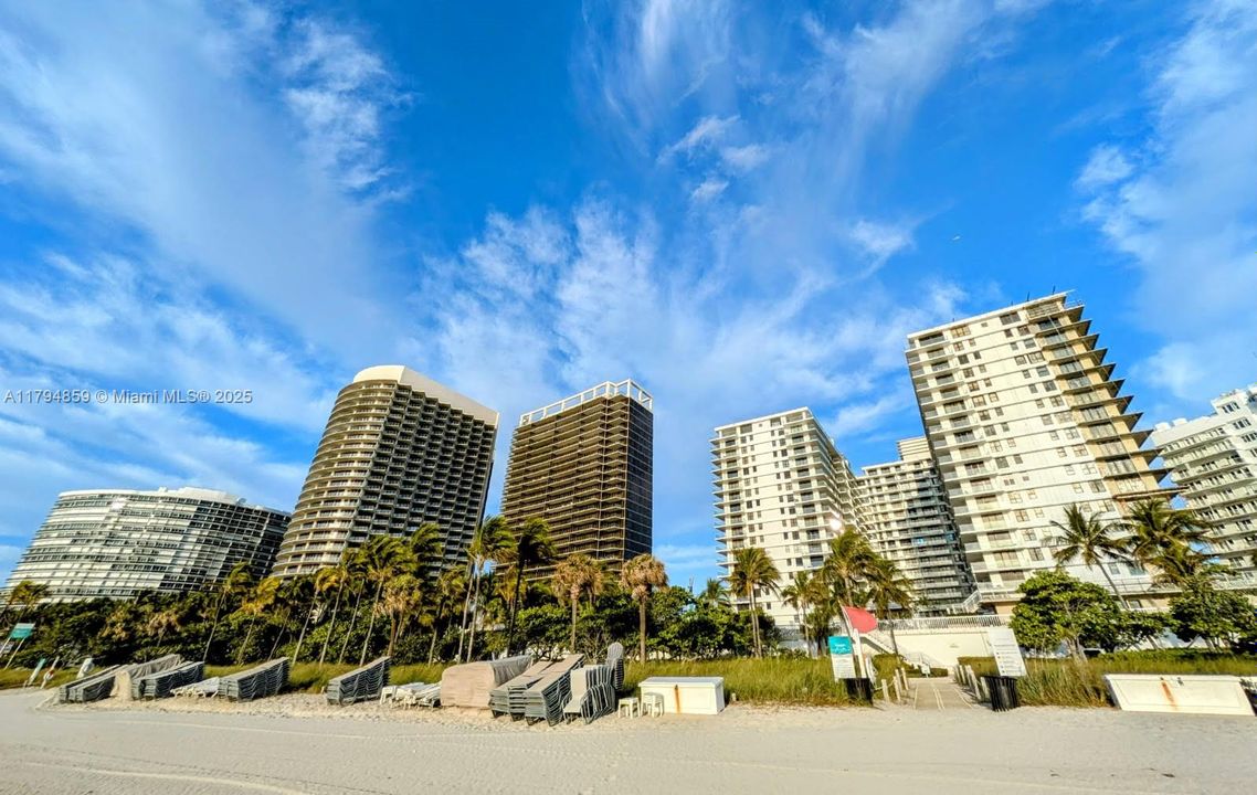 Back of the buildings (left to right, see the Majestic, St Regis & the Balmoral).