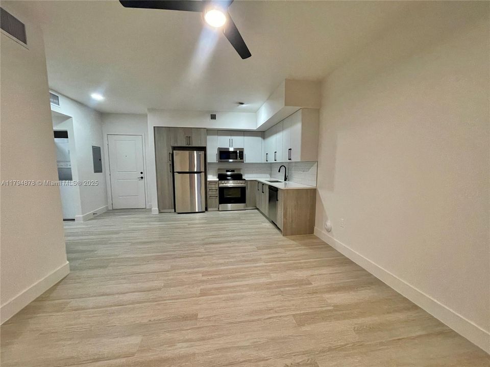 Recently Rented: $2,250 (1 beds, 1 baths, 667 Square Feet)