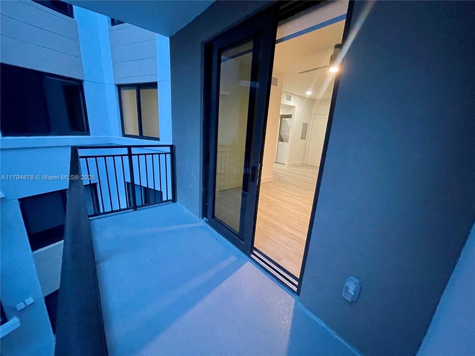 Recently Rented: $2,250 (1 beds, 1 baths, 667 Square Feet)