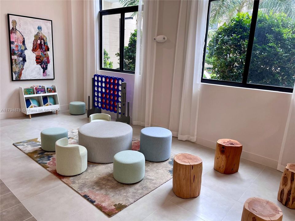 Recently Rented: $2,250 (1 beds, 1 baths, 667 Square Feet)