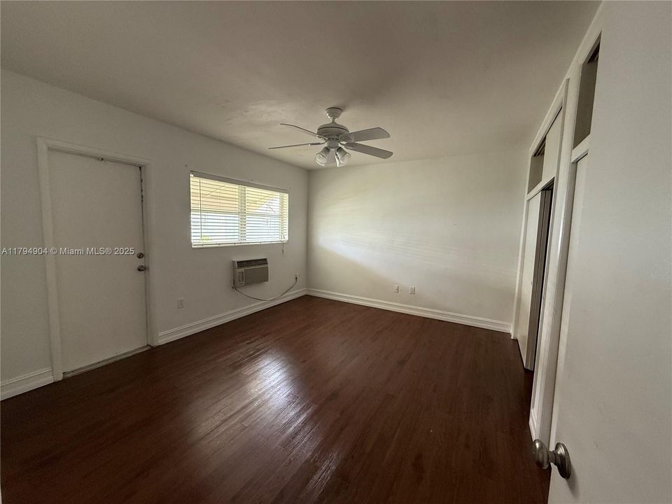 Недавно продано: $145,000 (1 спален, 1 ванн, 680 Квадратных фут)