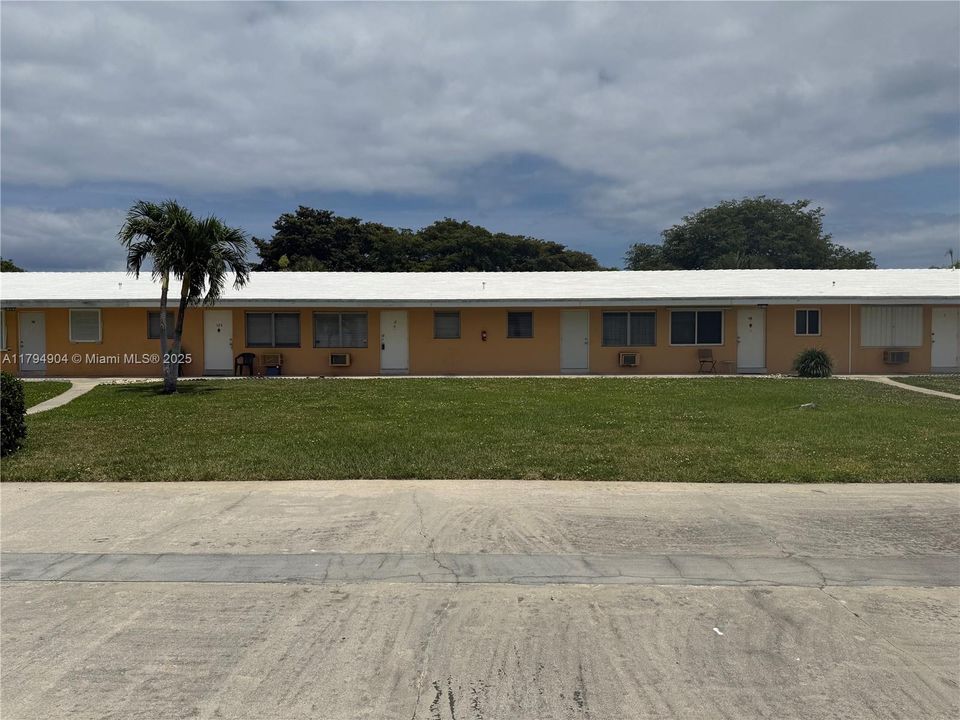 Недавно продано: $145,000 (1 спален, 1 ванн, 680 Квадратных фут)