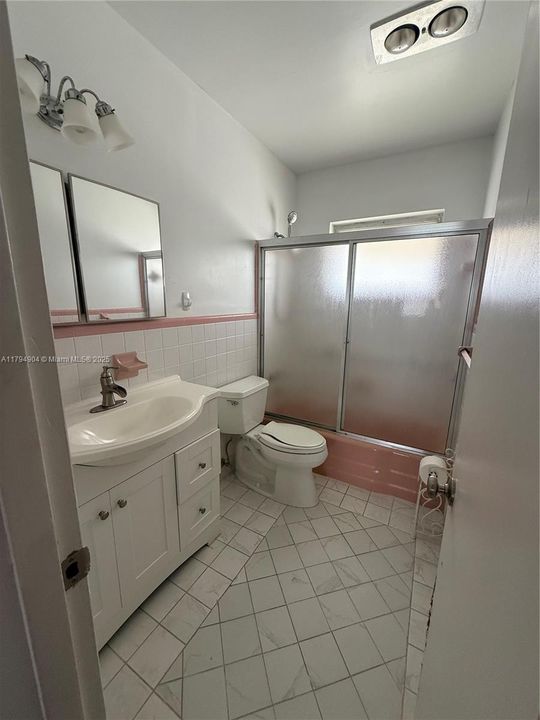 Недавно продано: $145,000 (1 спален, 1 ванн, 680 Квадратных фут)