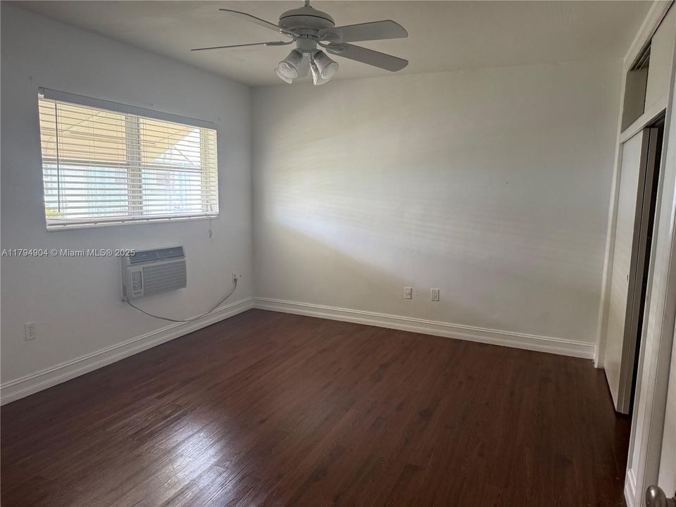 Недавно продано: $145,000 (1 спален, 1 ванн, 680 Квадратных фут)