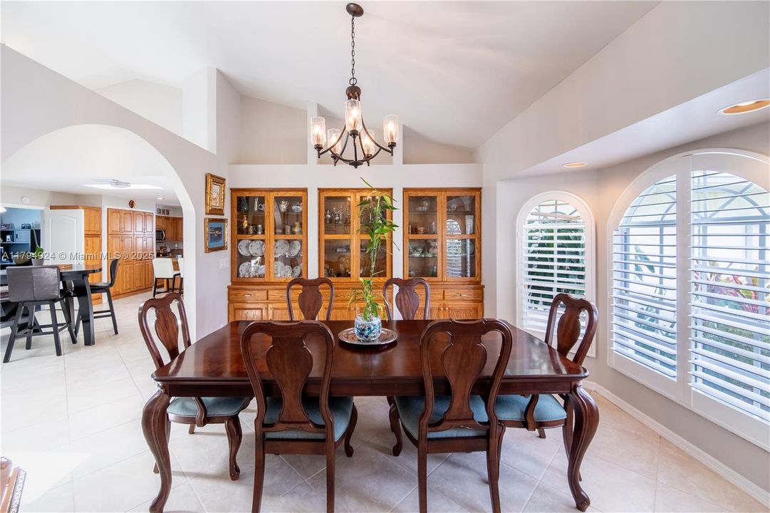 Recently Sold: $480,000 (4 beds, 4 baths, 2856 Square Feet)