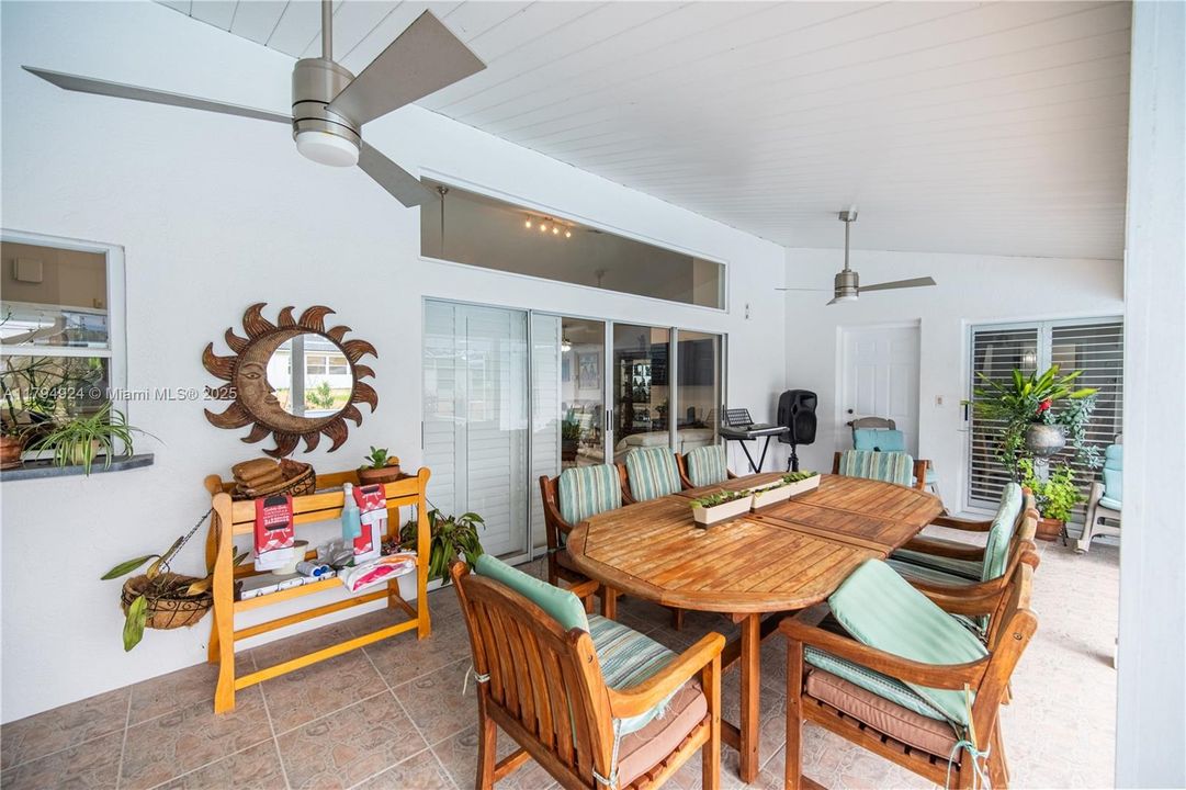 Recently Sold: $480,000 (4 beds, 4 baths, 2856 Square Feet)