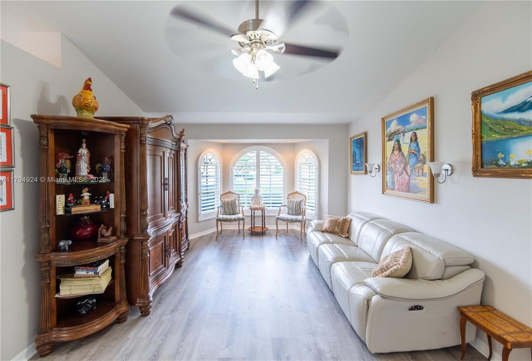 Recently Sold: $480,000 (4 beds, 4 baths, 2856 Square Feet)