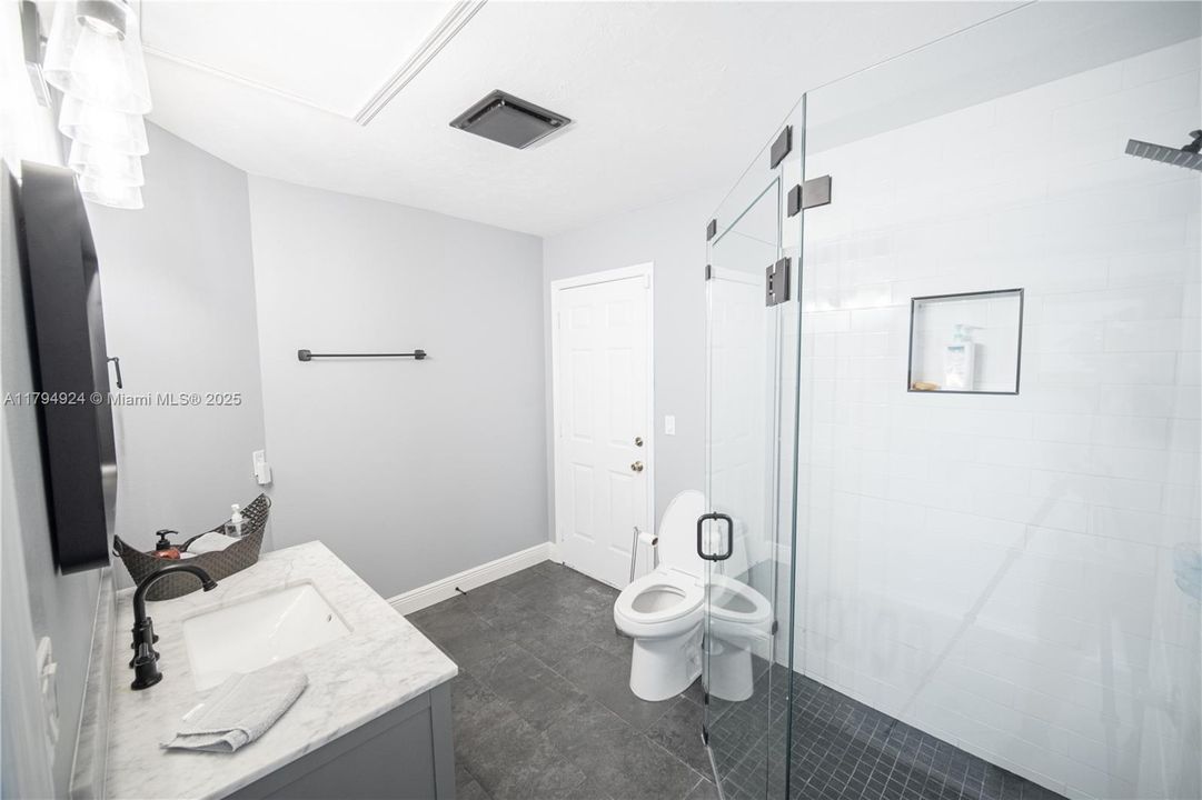 Recently Sold: $480,000 (4 beds, 4 baths, 2856 Square Feet)