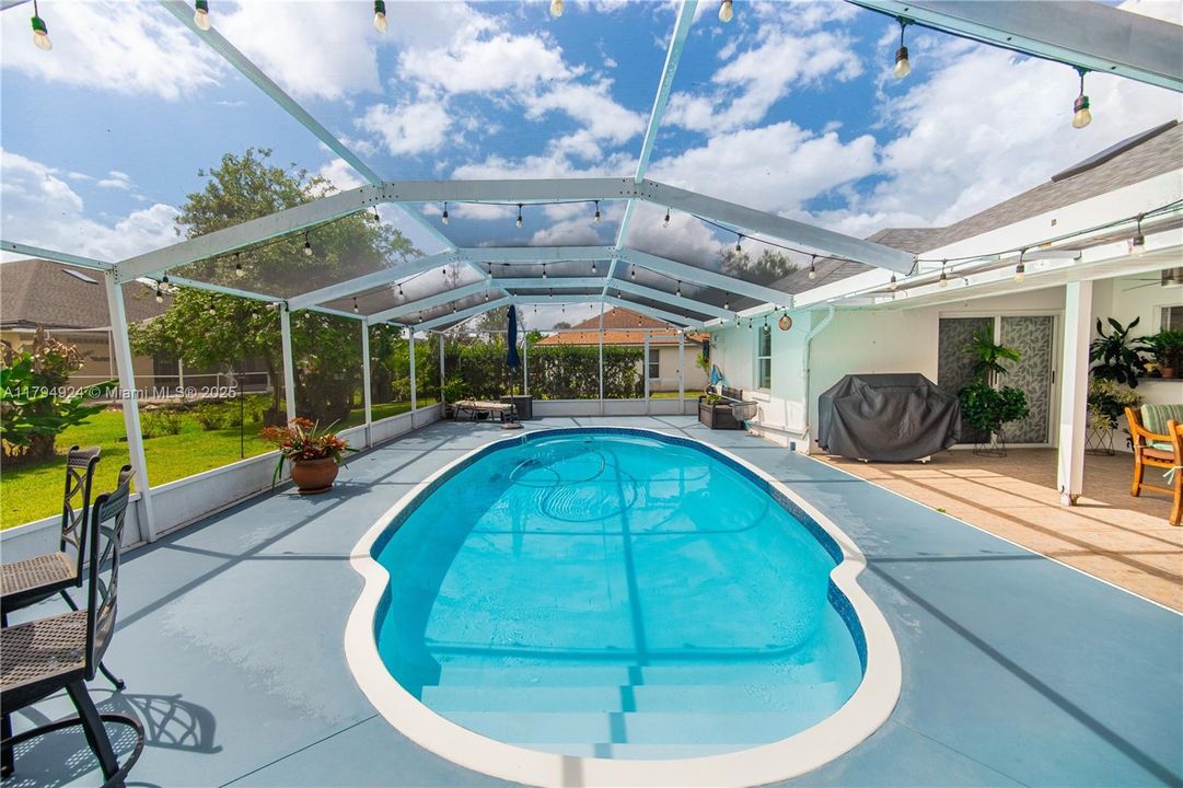 Recently Sold: $480,000 (4 beds, 4 baths, 2856 Square Feet)