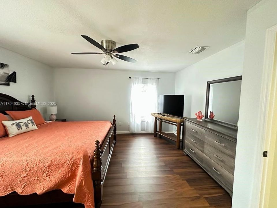 Recientemente alquilado: $2,400 (3 camas, 2 baños, 1463 Pies cuadrados)